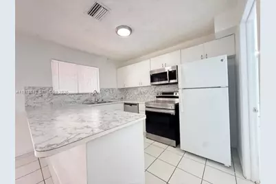 8360 NW 8th St #3-2, Miami, FL 33126 - Photo 4