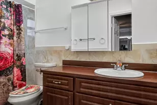 834 NW 115th St, Miami, FL 33168 - Photo 16