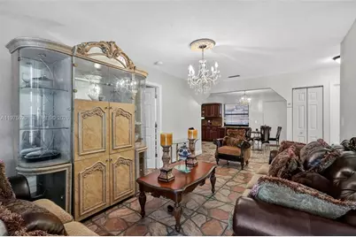 834 NW 115th St, Miami, FL 33168 - Photo 10