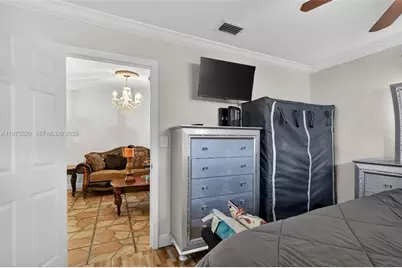 834 NW 115th St, Miami, FL 33168 - Photo 14