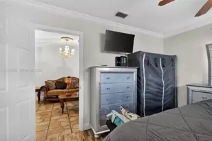 834 NW 115th St, Miami, FL 33168 - Photo 14