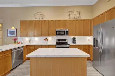 2458 Greenbrier Ct, Weston, FL 33327 - Photo 6