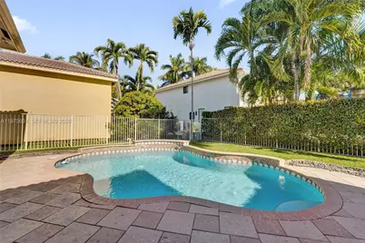 2458 Greenbrier Ct, Weston, FL 33327 - Photo 32
