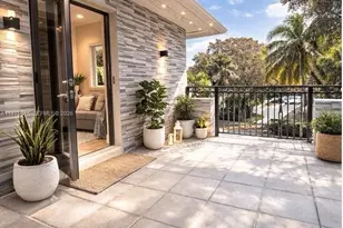 320 SW 29th Rd, Miami, FL 33129 - Photo 8