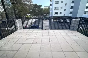 320 SW 29th Rd, Miami, FL 33129 - Photo 8