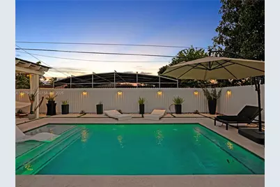 920 NE 159th St #0, North Miami Beach, FL 33162 - Photo 1