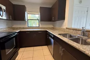 3965 NW 87th Ave, Sunrise, FL 33351 - Photo 10