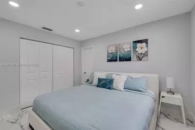 895 W 39th Pl #1, Hialeah, FL 33012 - Photo 20
