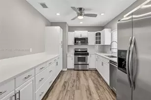 11120 NW 26th Pl, Sunrise, FL 33322 - Photo 8