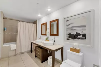 485 Brickell Ave #1807, Miami, FL 33131 - Photo 12