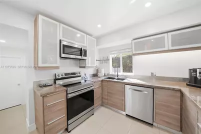 2190 SW 20th St, Miami, FL 33145 - Photo 12