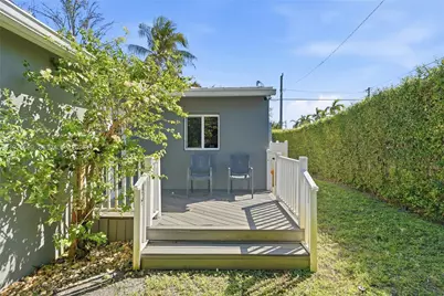 2190 SW 20th St, Miami, FL 33145 - Photo 28