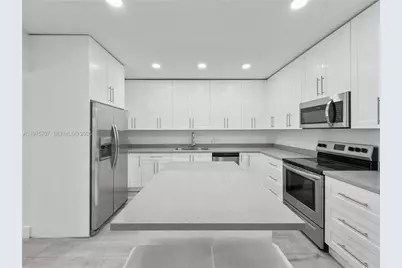 836 NW 33rd Ave, Miami, FL 33125 - Photo 6