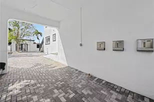 836 NW 33rd Ave, Miami, FL 33125 - Photo 22