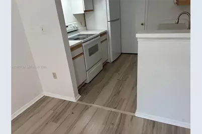 2300 NW 33rd St #909, Oakland Park, FL 33309 - Photo 4