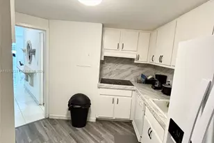 905 Brickell Bay Dr, Miami, FL 33131 - Photo 8