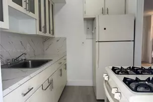 8420 Byron Ave, Miami Beach, FL 33141 - Photo 8