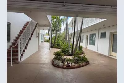 8420 Byron Ave #5, Miami Beach, FL 33141 - Photo 4