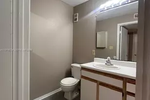 2667 NW 33rd St, Oakland Park, FL 33309 - Photo 12