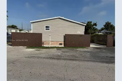 220 NE 12th Ave, Homestead, FL 33030 - Photo 1