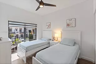 21018 NE 8th Ave, Miami, FL 33179 - Photo 32