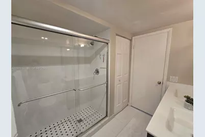 140 Lakeview Dr #111, Weston, FL 33326 - Photo 20