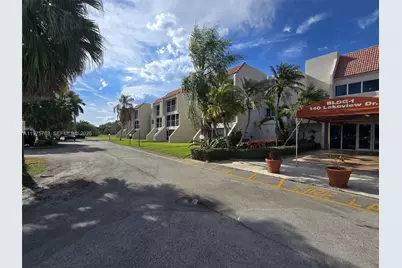 140 Lakeview Dr #111, Weston, FL 33326 - Photo 26