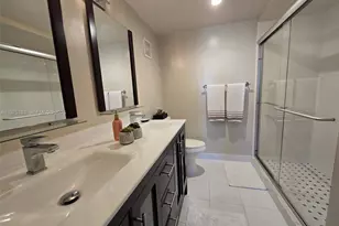 140 Lakeview Dr, Weston, FL 33326 - Photo 22