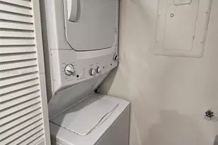 140 Lakeview Dr, Weston, FL 33326 - Photo 12