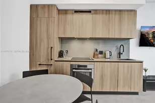 121 NE 5th St, Miami, FL 33132 - Photo 2