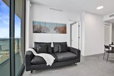 121 NE 5th St #2411, Miami, FL 33132 - Photo 8