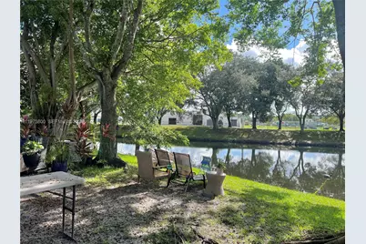 8320 SW 12th Street, Pembroke Pines, FL 33025 - Photo 28