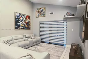 679 Racquet Club Rd, Weston, FL 33326 - Photo 4