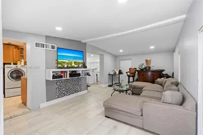 4520 SW 38th St, West Park, FL 33023 - Photo 4