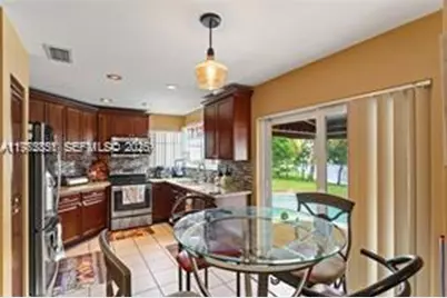 1071 SW 101st Ter, Pembroke Pines, FL 33025 - Photo 12