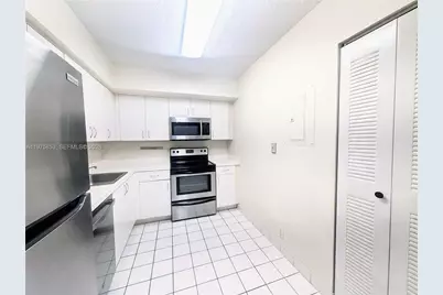 3300 NE 191st St #1208, Aventura, FL 33180 - Photo 4