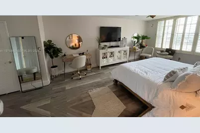 5161 Collins Ave #1012, Miami Beach, FL 33140 - Photo 14