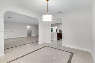 8700 SW 64th Ave, Pinecrest, FL 33156 - Photo 12