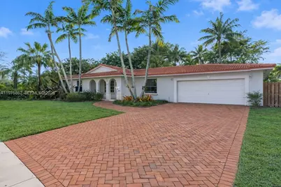 8700 SW 64th Ave, Pinecrest, FL 33156 - Photo 2