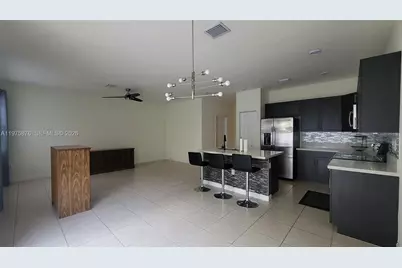 10219 W 32nd Ln, Hialeah, FL 33018 - Photo 4