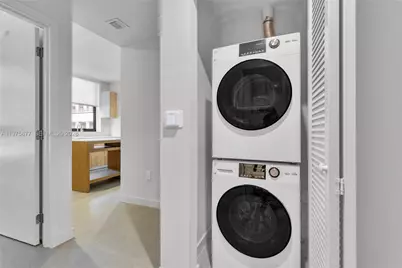 11 NE 6th St #407, Miami, FL 33132 - Photo 20