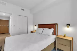 11 NE 6th St, Miami, FL 33132 - Photo 18