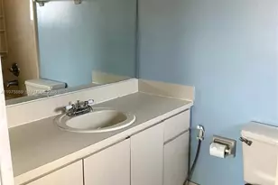 7603 W 29th Ln, Hialeah, FL 33018 - Photo 14