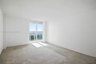 100 Bayview Dr, Sunny Isles Beach, FL 33160 - Photo 14