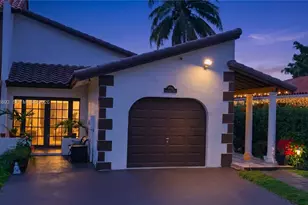 20166 W Oakmont Cir, Hialeah, FL 33015 - Photo 1