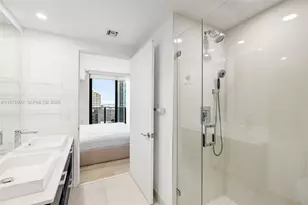 45 SW 9th St, Miami, FL 33130 - Photo 22