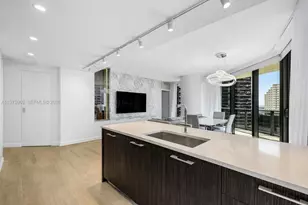 45 SW 9th St, Miami, FL 33130 - Photo 8