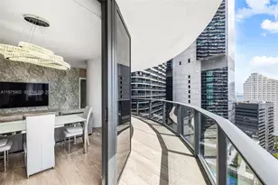 45 SW 9th St, Miami, FL 33130 - Photo 36