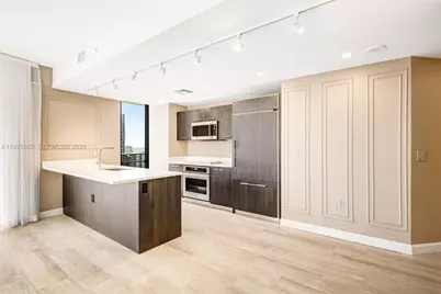 45 SW 9th St #2303, Miami, FL 33130 - Photo 6