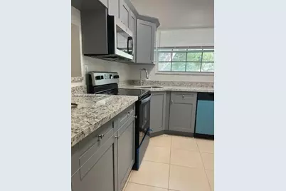 1791 NW 96th Ter #4O, Pembroke Pines, FL 33024 - Photo 2